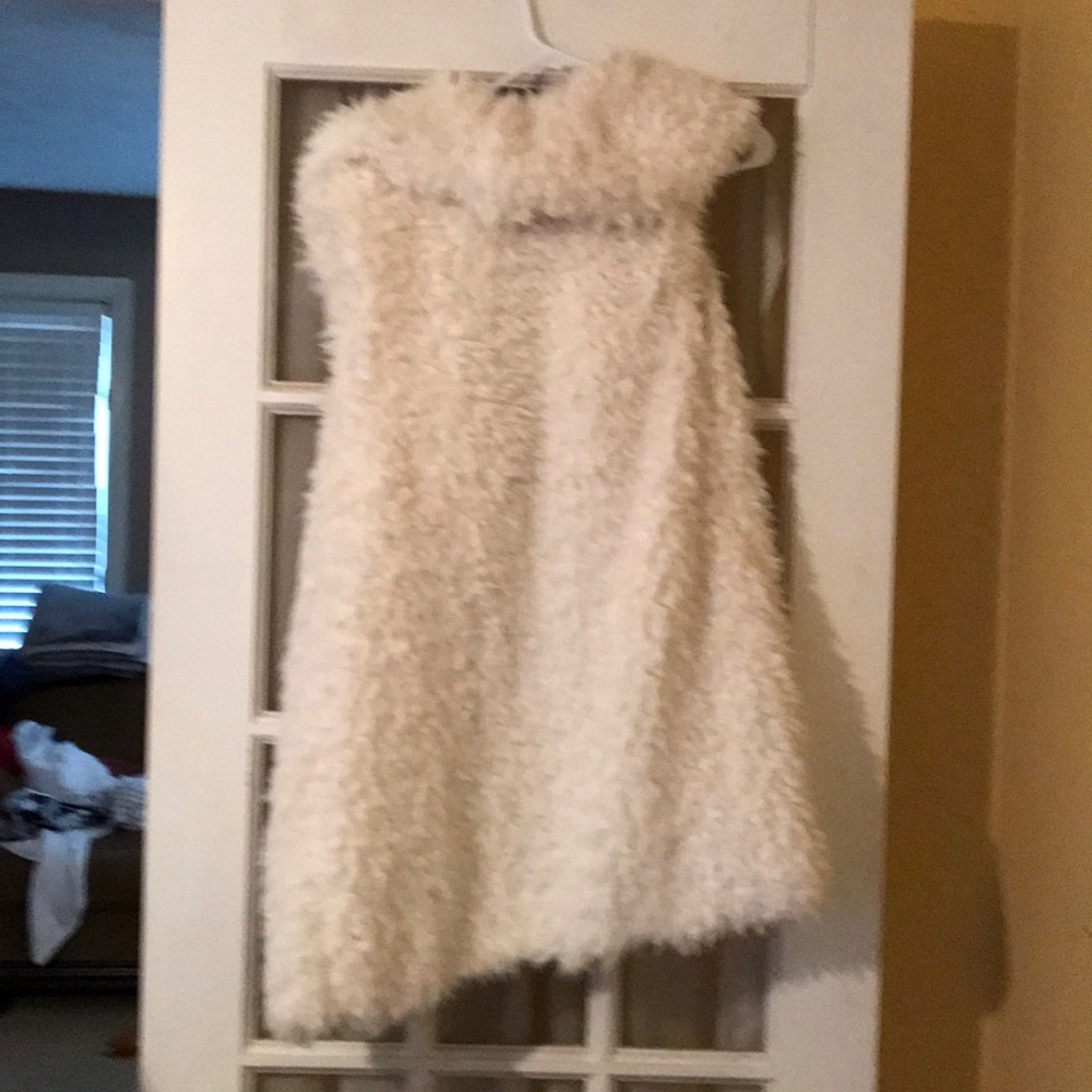 Long Vest - Picture 4 of 4